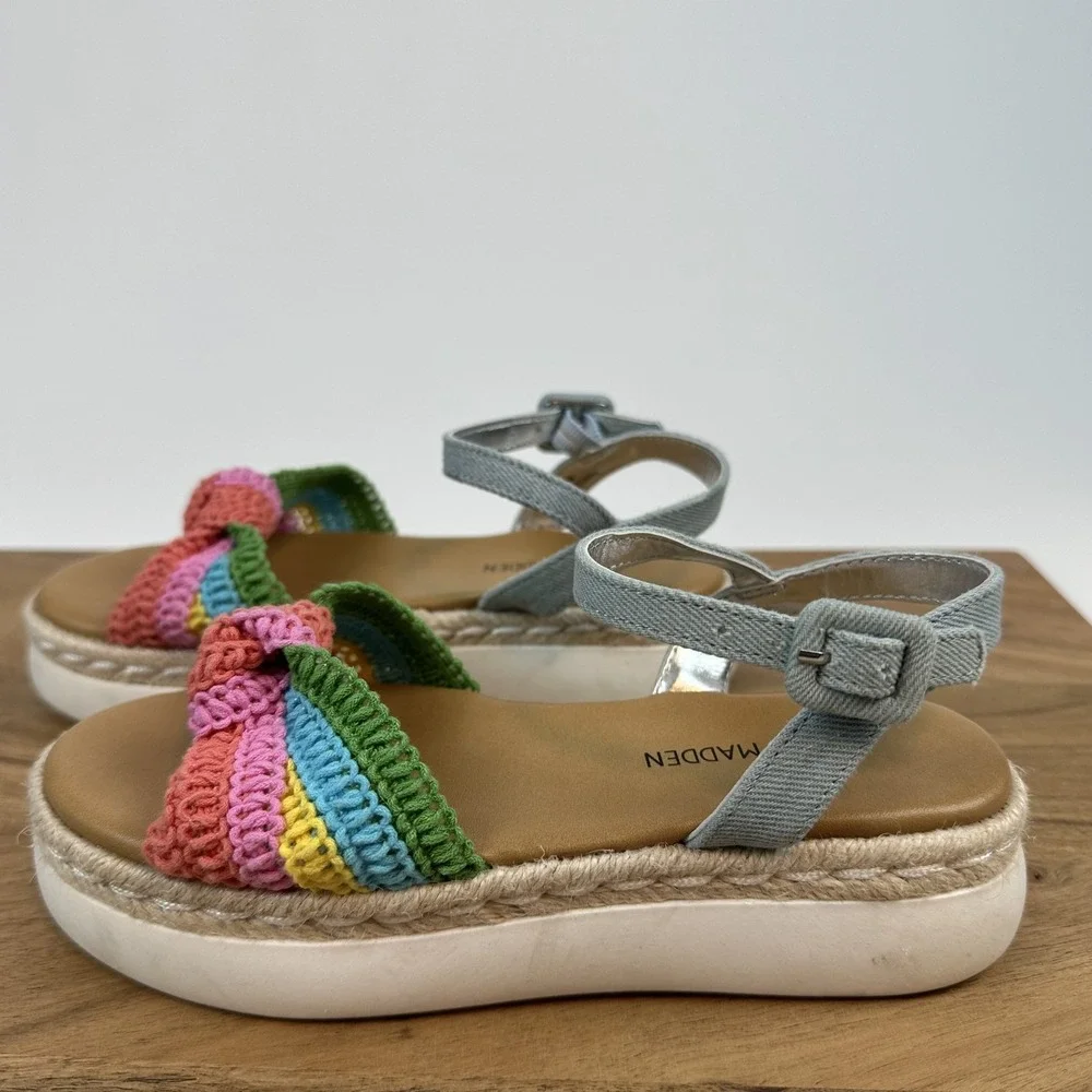 New NWOB Big Kids Steve Madden Jameliaa Woven Rainbow Slingback Sandals Size 1 Y